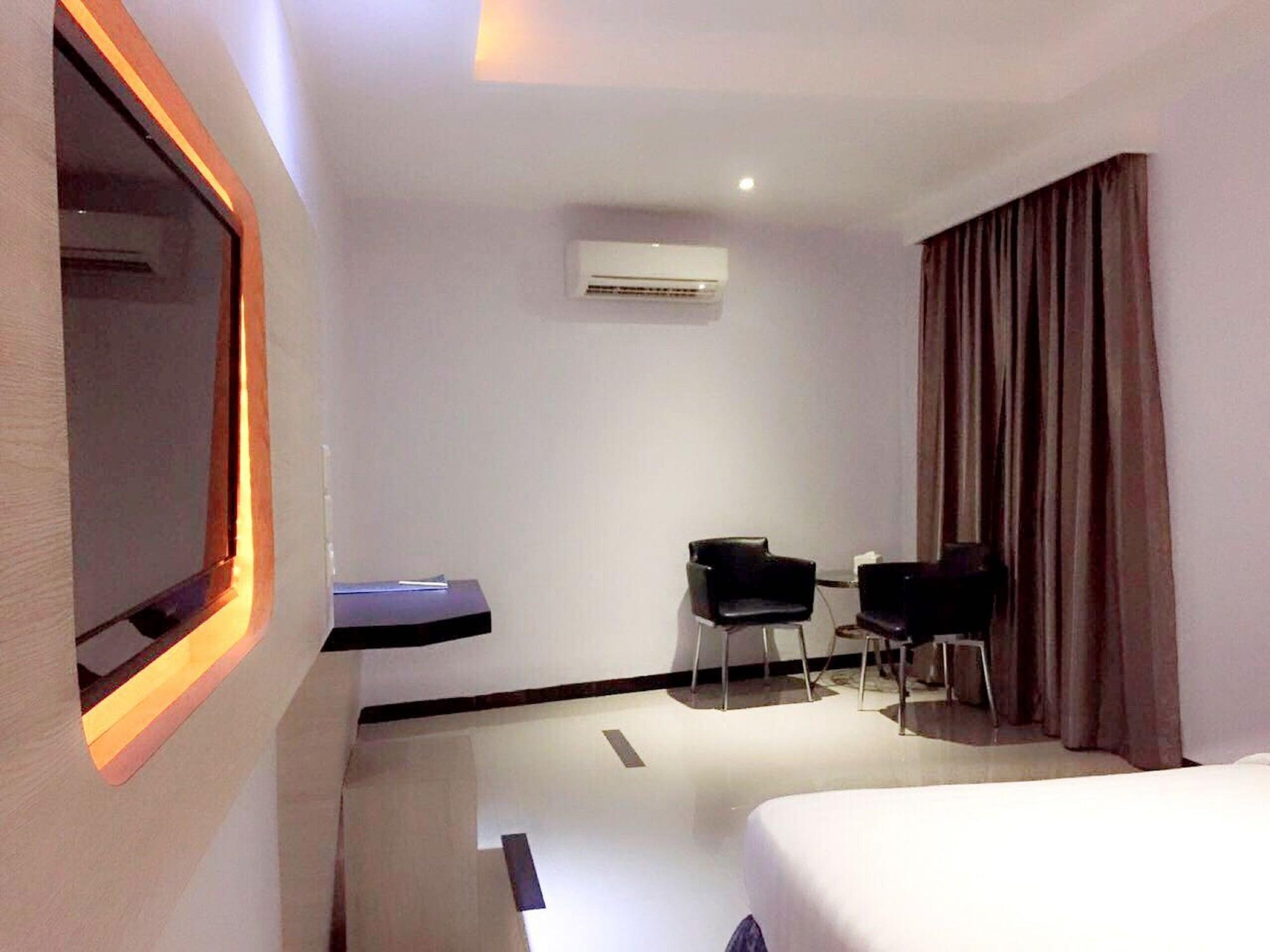 89 Hotel Batam Eksteriør billede